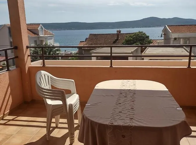 Dalmatia Konukevi 3*