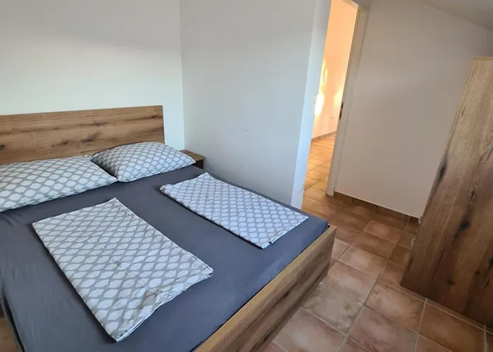 Dalmatia Konukevi Sveti Petar (Zadar)