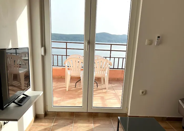 Dalmatia Konukevi 3*