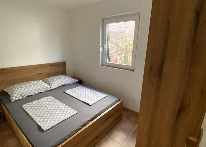 Dalmatia Konukevi 3*