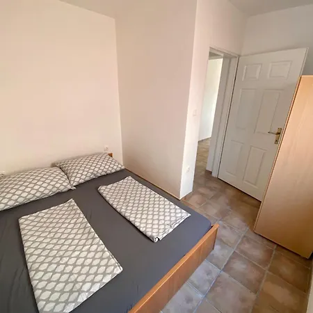 Pensión Dalmatia 3*