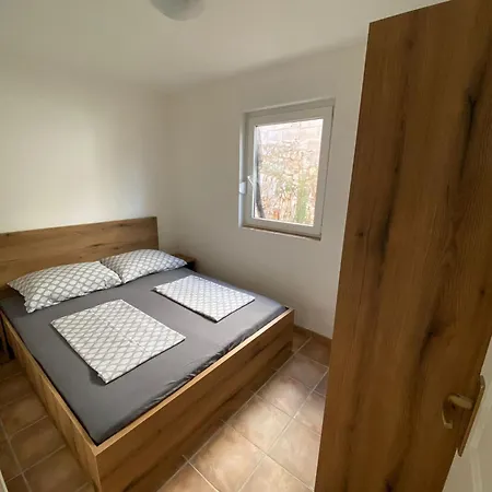 Dalmatia Pensión 3*