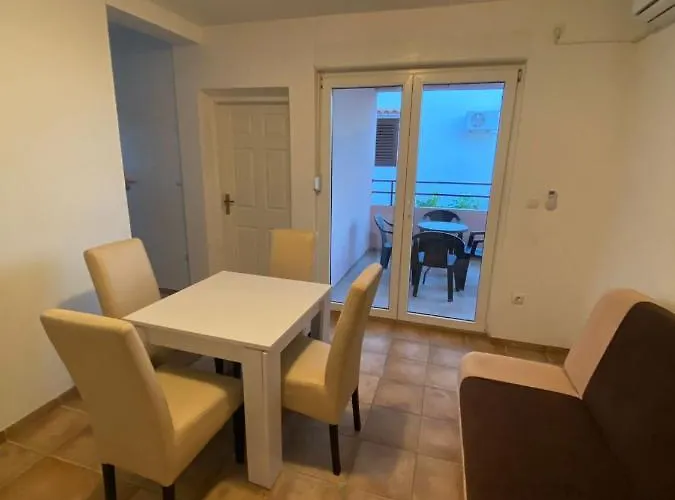 Konukevi Dalmatia 3*