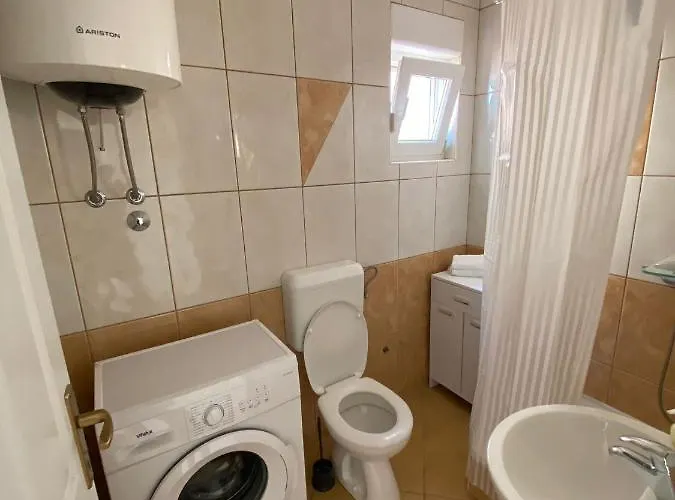 Konukevi Dalmatia 3*